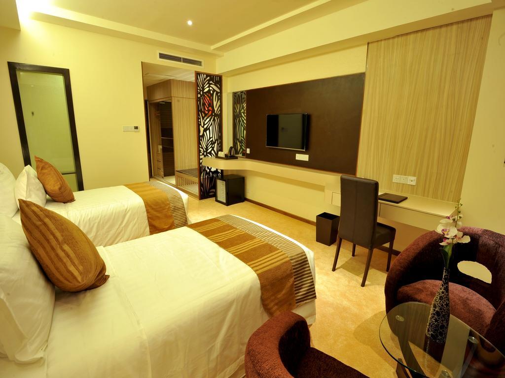 Jasmine Palace Yangon Room photo